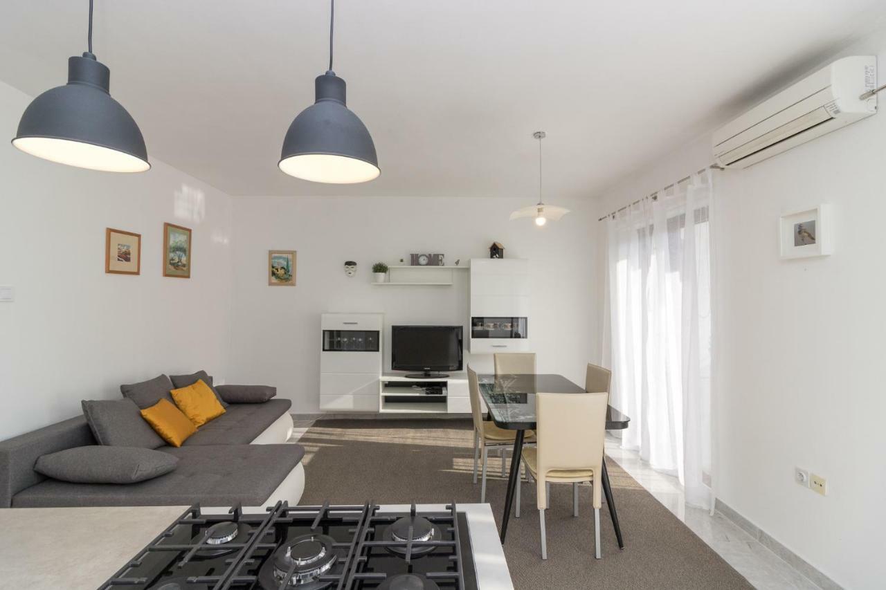 Apartment Beautiful Garden By Rent Istria Poreč Buitenkant foto
